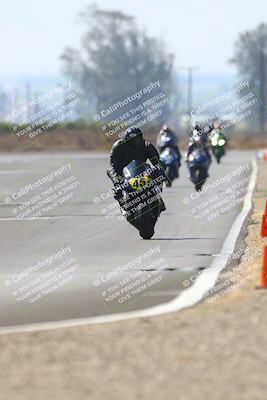 media/Sep-20-2025-TrackDaz (Sat) [[27f0cde673]]/B Group/220pm (Turn 9)/